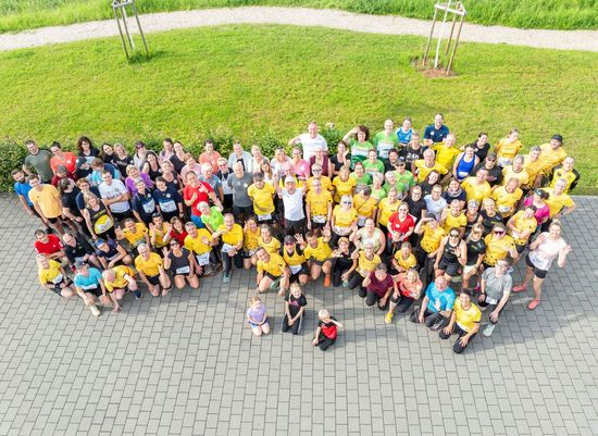 AST Süßen nahm mit einer großen Gruppe am Tag des Laufens/50 Jahre Lauftreff im DLV teil