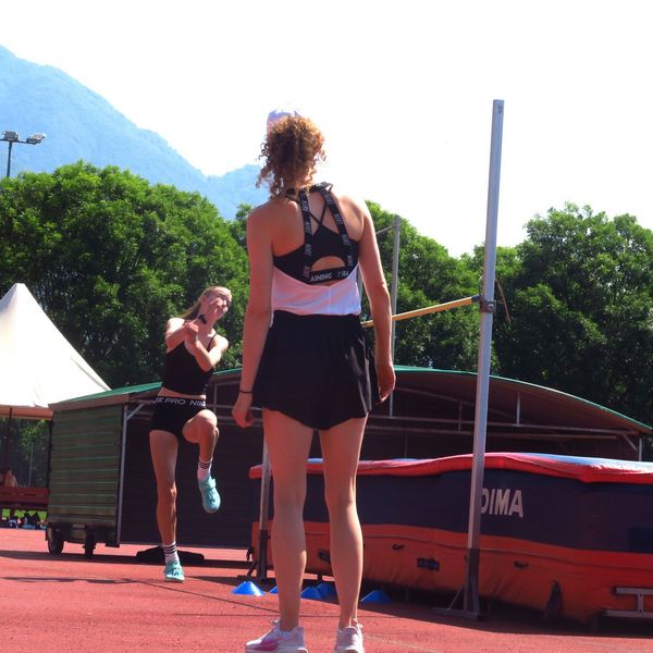 ... und hochgesprungen ...