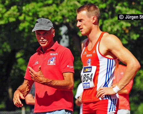 Felix Hepperle mit seinem Vater und Coach Roland Hepperle, früher selbst ein erfolgreicher 7.000 Punkte-Zehnkämpfer