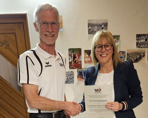 Susanne Kommer erhält Ehrennadel 